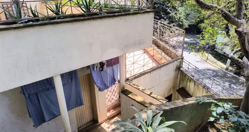 Terreno de alto padrão 613 m² com 3 frentes em bairro nobre