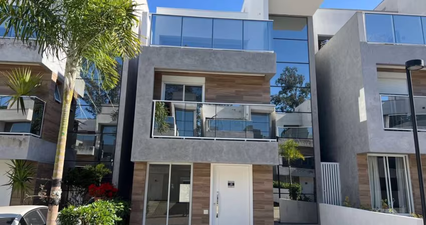 Casa em Condomínio em Granja Viana - Cotia SP