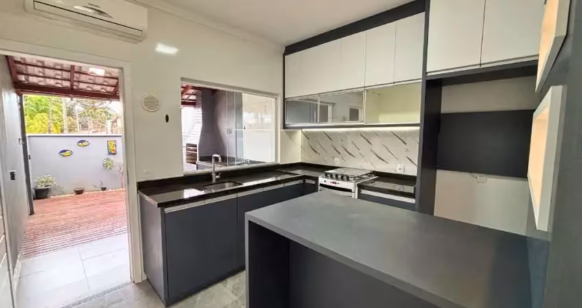 Casa à venda em joinville-sc, bairro floresta, 2 quartos, 1 suíte, 1 sala, 3 banheiros, 2 vaga de garagem, 75,24 m². semi-mobiliado