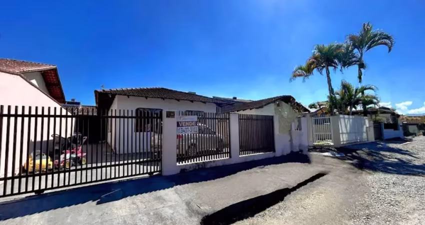 Casa com 3 quartos à venda no Jardim Iririú, Joinville 