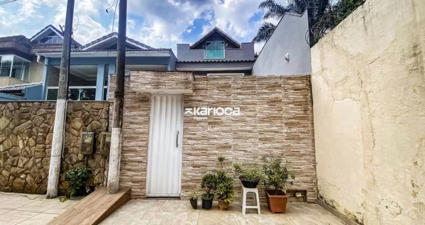 Excelente casa de condomínio com 4 quartos em Vargem Pequena