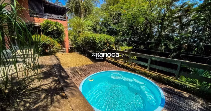 Excelente casa com 4Qts em condomínio fechado no Itanhangá