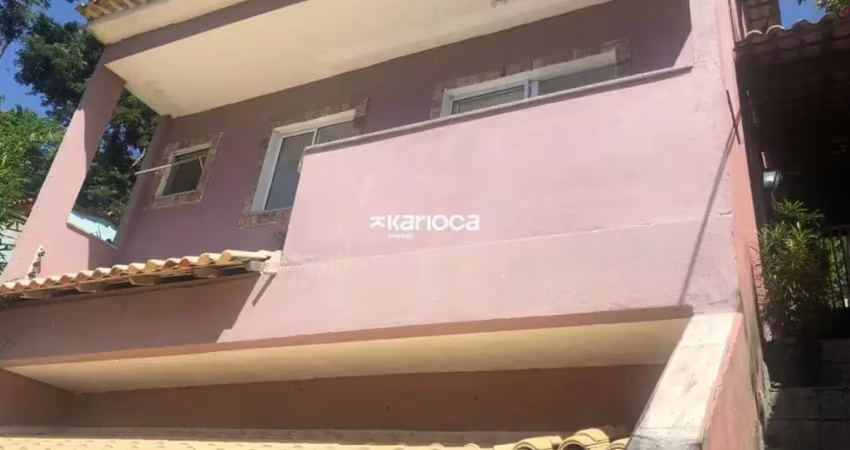 Excelente casa estilo sobrado  1 quarto + escritório para alugar na taquara