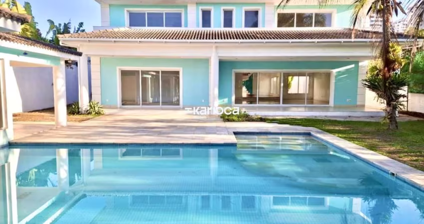 Linda casa em condomínio de 1.000m2 com 6 quartos - Barra da Tijuca - Apenas R$5.500.000,00