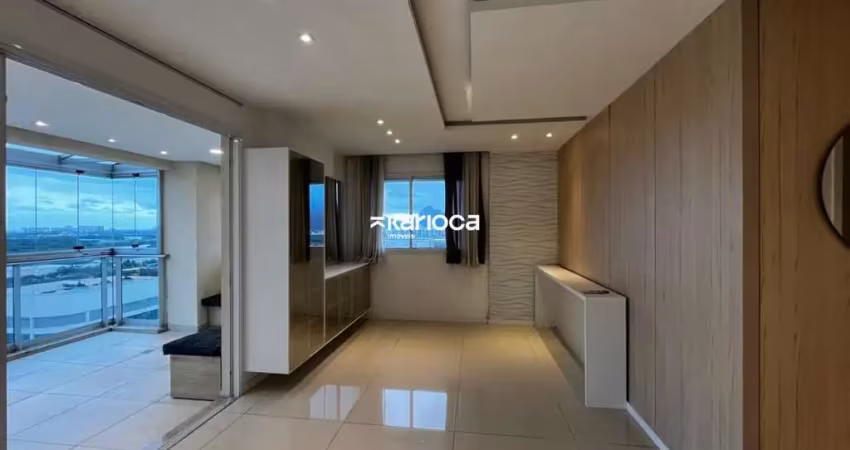 Apartamento finamente decorado, andar alto vista deslumbrante.
