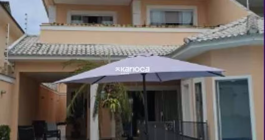Belíssima casa com 5 suítes na Barra da Tijuca