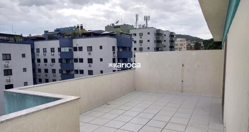 Cobertura duplex, 4 quartos sendo 2 suítes, pronta para morar.