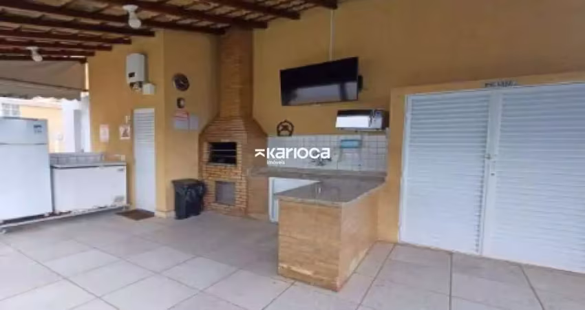 Casa em condomínio na taquara - 2 quartos sendo 1 suíte - com piscina e churrasqueira 120 metros