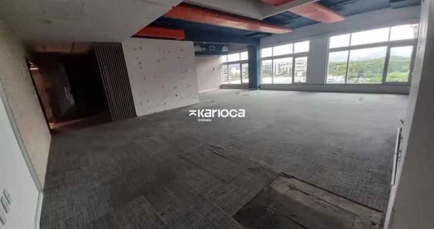 Loja grande e arejada super bem localizada no office park barra da tijuca .