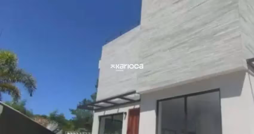 Casa em condomínio fechado com 4 quartos à venda na RUA ALTEMAR DUTRA ENTRAR PELA AMERICAS 11,505(LAFAYETH DE ANDRADE (GUARITA), 710 PORTAR, Barra da Tijuca, Rio de Janeiro