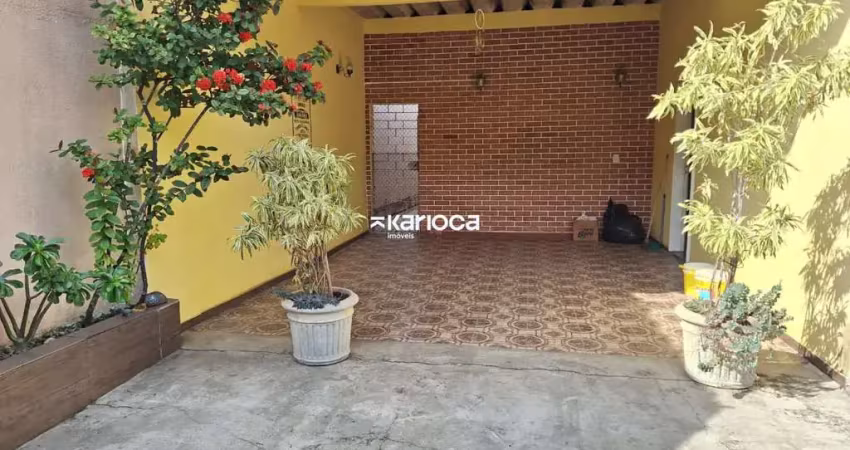 Casa linear vazia rua residencial quintal varanda 3 quartos suite 2 vagas residencial e comercial próximo linha amarela pechincha