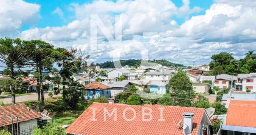 Casa de 03 Dormitórios no Bairro Aparecida em Flores da Cunha