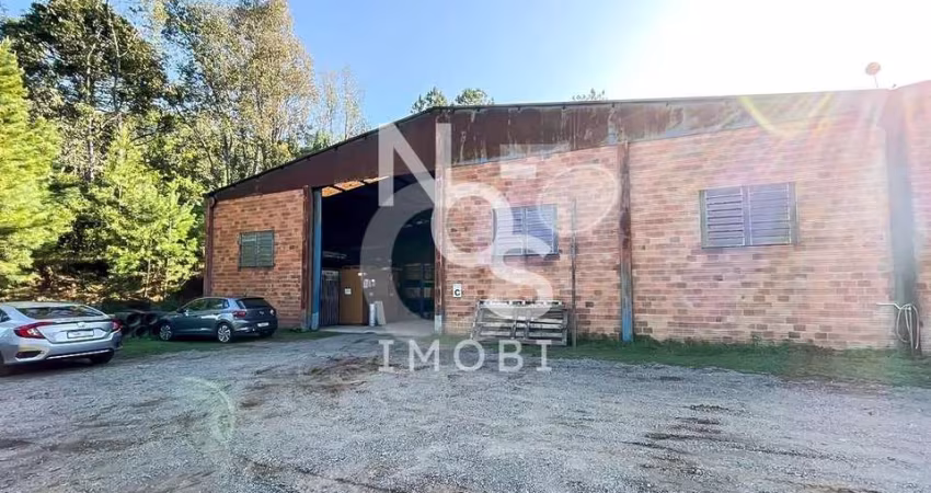 Pavilhão com 448m  e possibilidade de ampliar em Nova Roma em Flores da Cunha