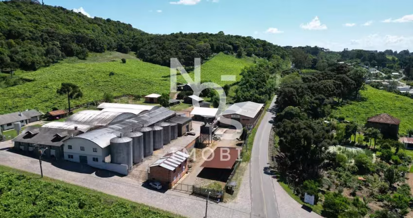 Pavilhão com 850m  no alfredo chaves em flores da cunha