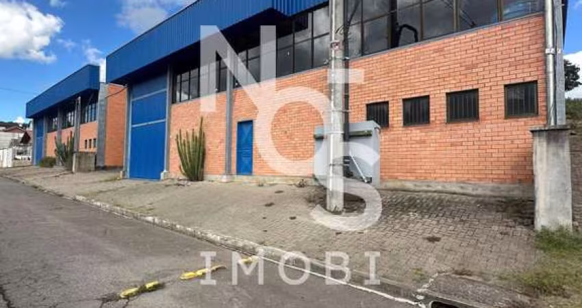 Pavilhões de 506m  e 561,40m  no Bairro Parque dos Pinheiros em Flores da Cunha