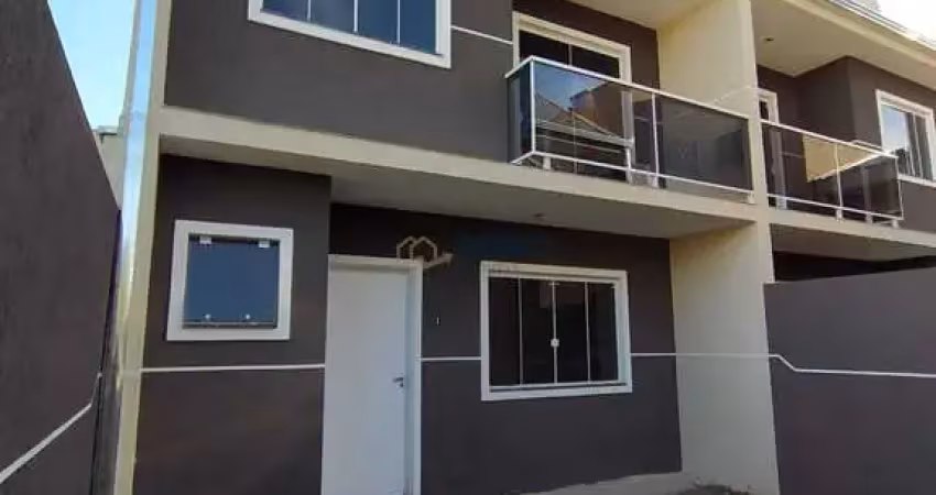Sobrado triplex em Fazendinha, Curitiba/PR
