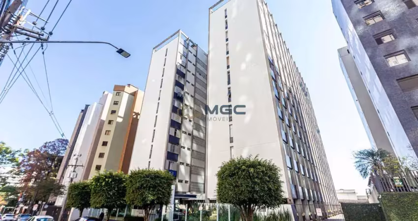 Apartamento moderno e reformado no coração do batel