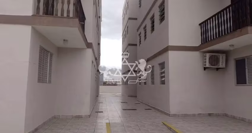 Apartamento térreo com 2 doms á 200 metros da praia do indaiá