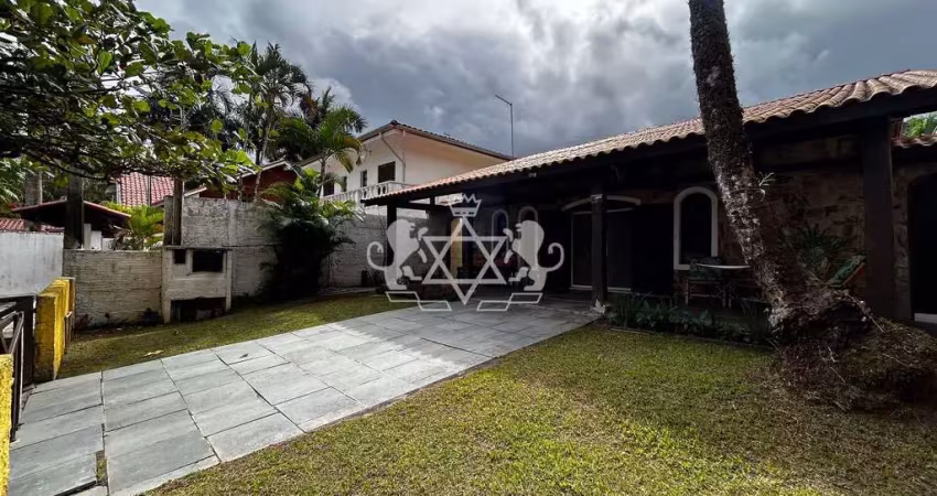 Casa à venda, 3 dormitórios sendo 1 suite com 157m² / at, no cond  verde mar, caraguatatuba, sp.