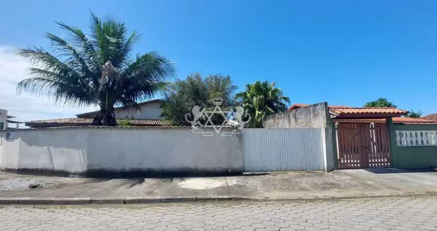 Casa à venda em fase final de acabamento, 03 dormitórios  sendo uma suíte, excelente metragem de te