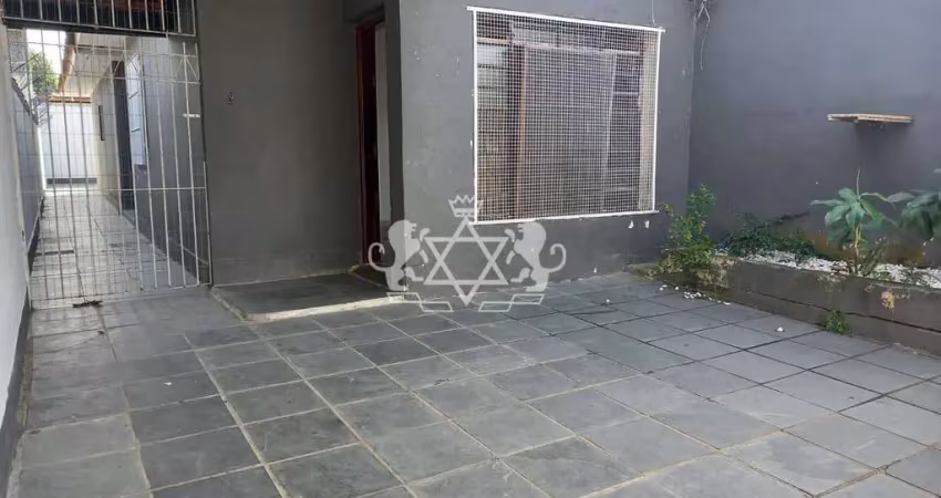 Casa para venda, com 2 dormitórios, localizada a poucos minutos da Praia, Porto Novo -Caraguatatuba