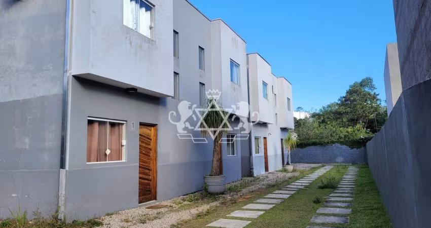 Sobrado à venda, Capricórnio II, Caraguatatuba, SP.  Sua localização é privilegiada, pois está próx