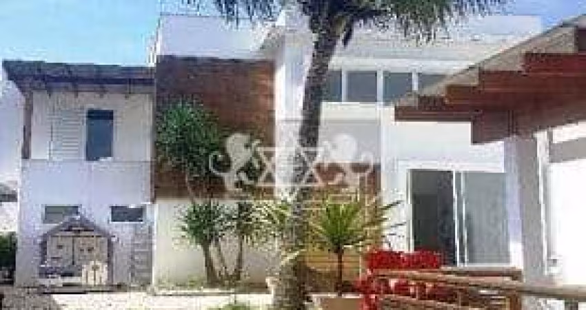 Espetacular sobrado à venda com 04 suítes, espaço gourmet com churrasqueira, piscina , vagas para 0