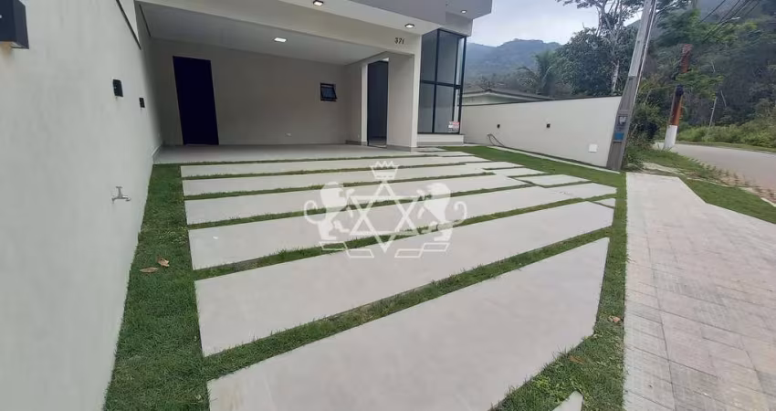 Casa à venda, ALTO PADRÃO NOVA e MODERNA, 03 suítes + 01 dorm, total de 05 banheiros, piscina, cond