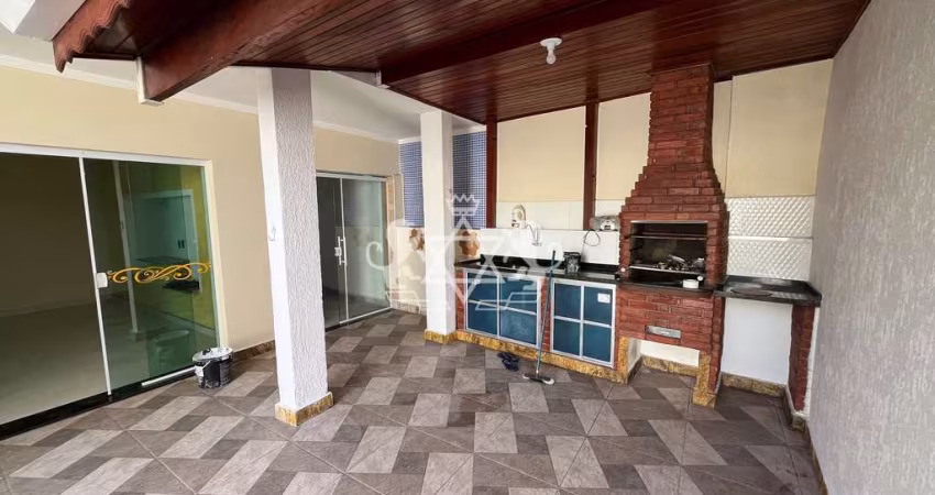 Apartamento Térreo à Venda, Centro, Caraguatatuba, SP