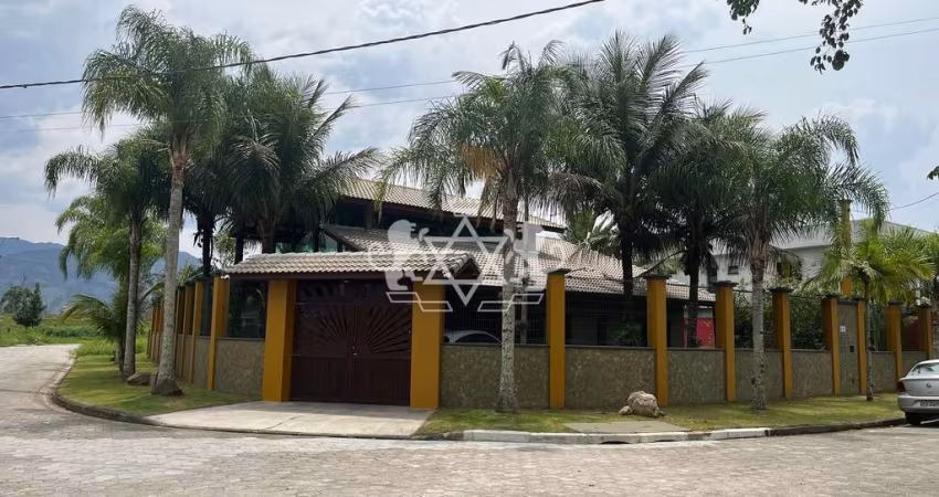 Casa Térrea com Piscina à Venda, Pontal de Santa Marina, Caraguatatuba, SP