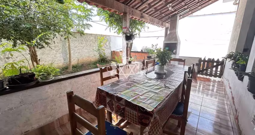 Casa e kitnet à venda, Jardim Tarumãs, Caraguatatuba, SP