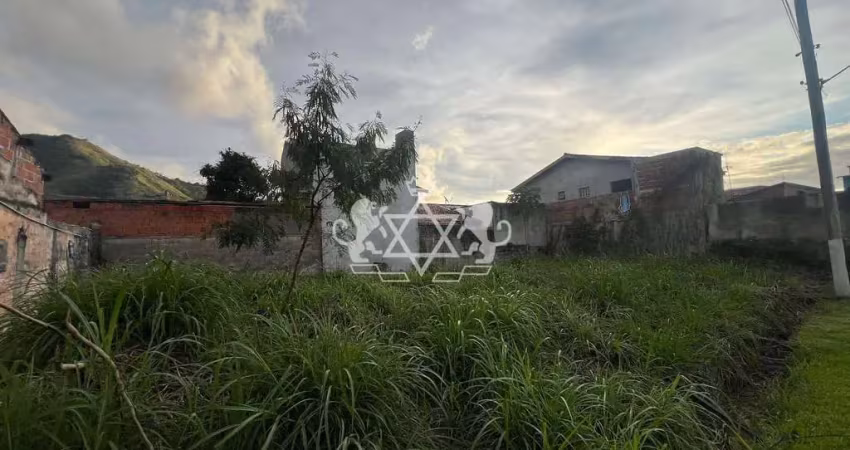 Terreno à venda na Praia da Enseada, São Sebastião 