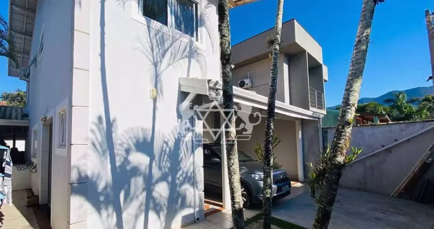 Casa com 3 quartos à venda no Balneário Copacabana, Caraguatatuba 
