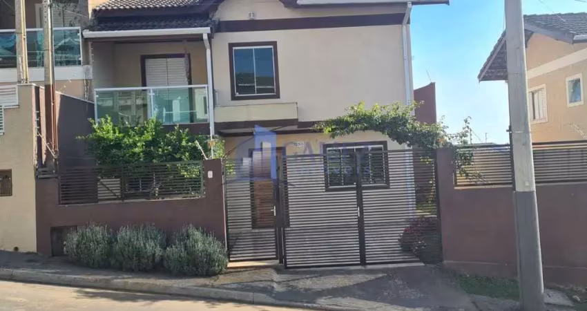 Casa com 2 quartos para alugar no Jardim Maristela, Atibaia 