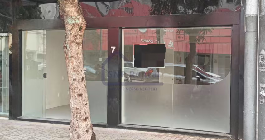 Sala bem localizada no Centro de Balneário Camboriú.