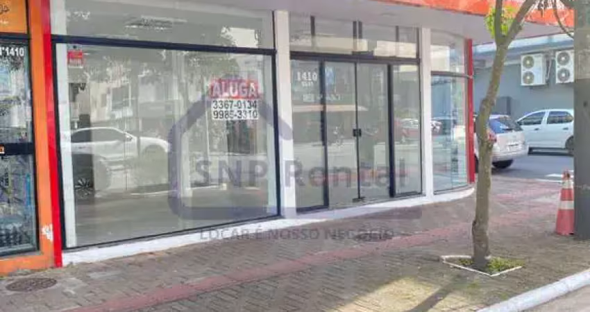 Sala bem localizada na 3º Avenida, Centro de Balneário Camboriú.
