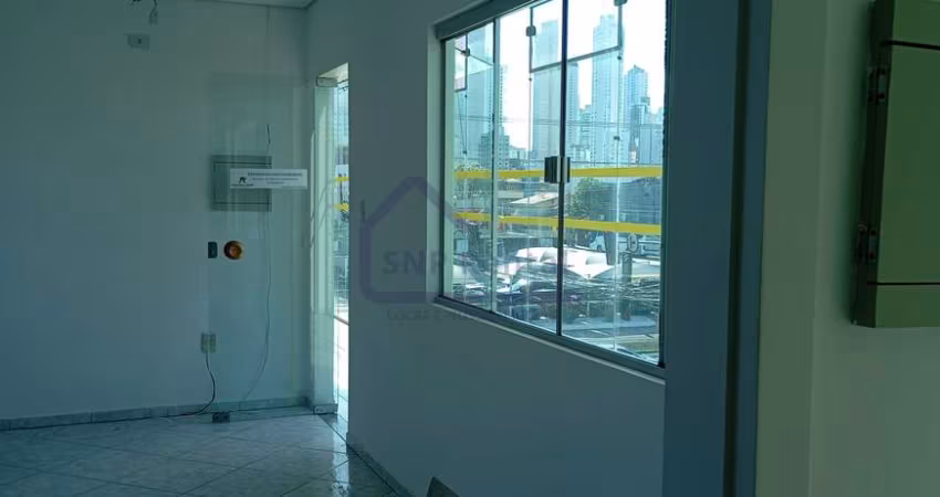 Sala comercial bem localizada no Centro de Balneário Camboriú.