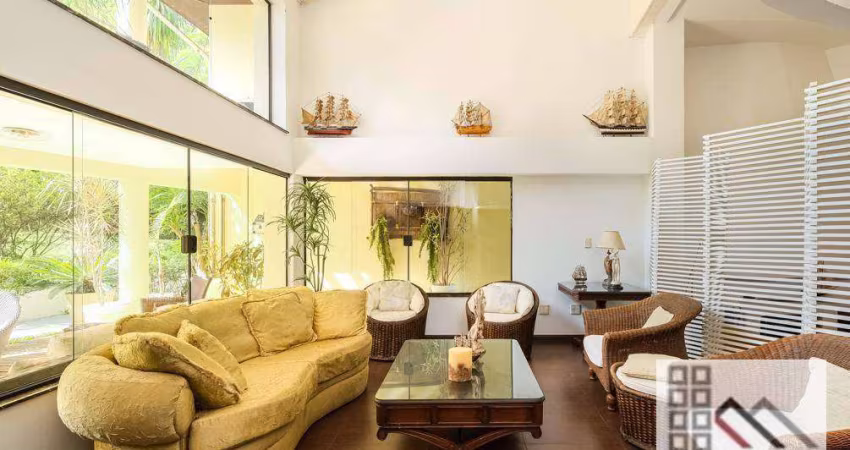 Casa em condomínio 5 dormitórios (700m²), 5 Suítes, 5 Vagas, Varanda, Quintal charmoso. Uma pérola no Brooklin