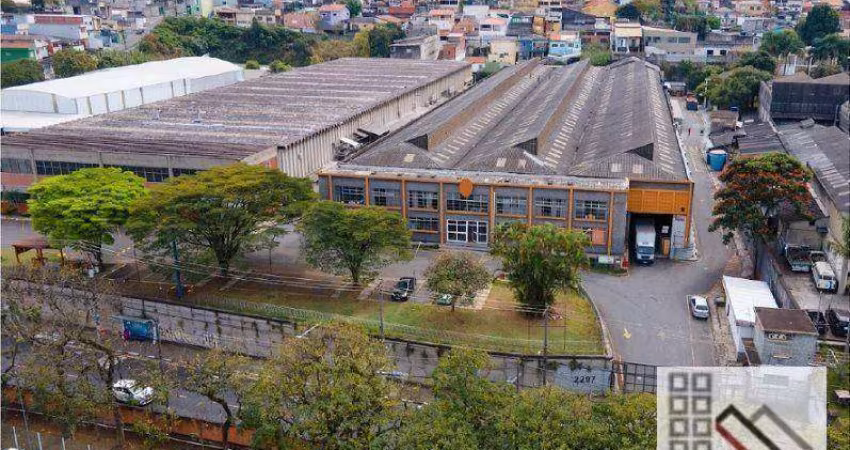 GALPÃO COMERCIAL/INDUSTRIAL (8.100m²), 12 BANHEIROS, 14 VAGAS. A 20 MINUTOS DO AEROPORTO DE CUMBICA