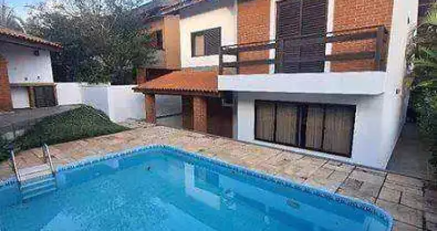 CASA EM CONDOMÍNIO 3 DORMITÓRIOS (370m²), 3 SUÍTES, VARANDA, 2 VAGAS. ALPHAVILLE RESIDENCIAL 5