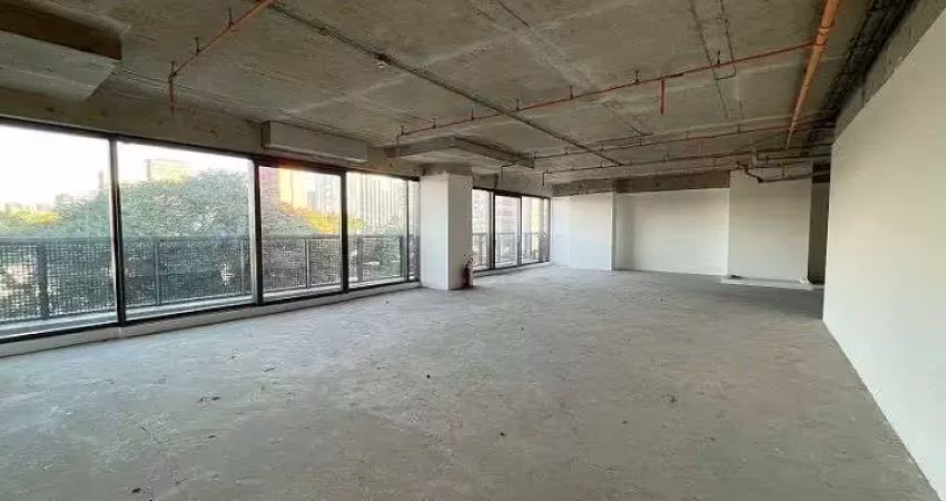 Conjunto comercial (398,20m²), 3 banheiros, 5 vagas. próximo da estação faria lima