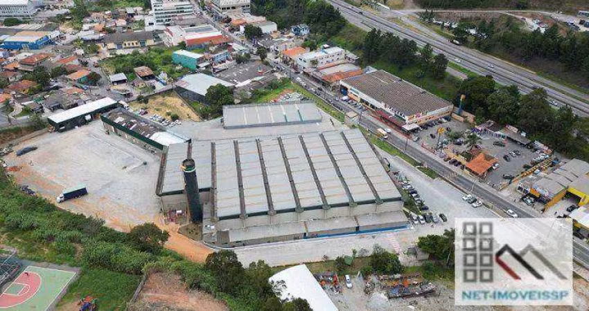 GALPÃO COMERCIAL/INDUSTRIAL (8.640m²), 6 BANHEIROS, 10 VAGAS. AO LADO DA RODOVIA FERNÃO DIAS