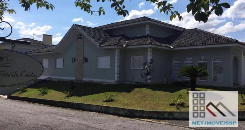 BELÍSSIMA CASA TOTALMENTE REFORMADA COM 442m2