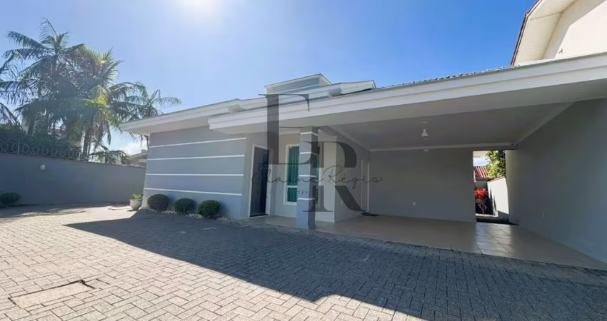 Casa à Venda em Joinville: Conforto, Espaço e Praticidade no Bairro Santo Antônio! Casa com 2 quartos, 1 suíte, 3 banheiros, 2 vagas, 152m².