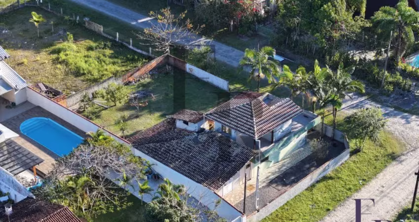 Casa à venda em itapoá-sc: 3 quartos, 1 suíte, terreno amplo de 570m² - próximo à praia!