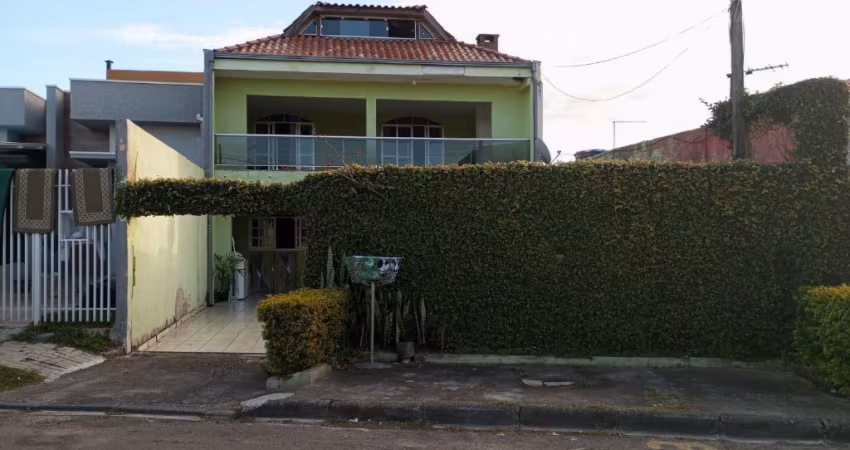 Sobrado com 4 quartos no Sitio Cercado
