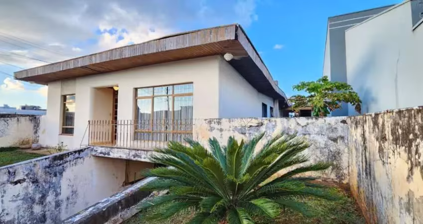 Casa para Venda em Guarapuava, Trianon, 2 dormitórios, 1 suíte, 3 banheiros, 1 vaga