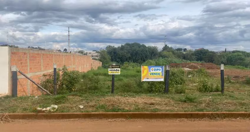Terreno à venda na Rua Indonésia, Conradinho, Guarapuava