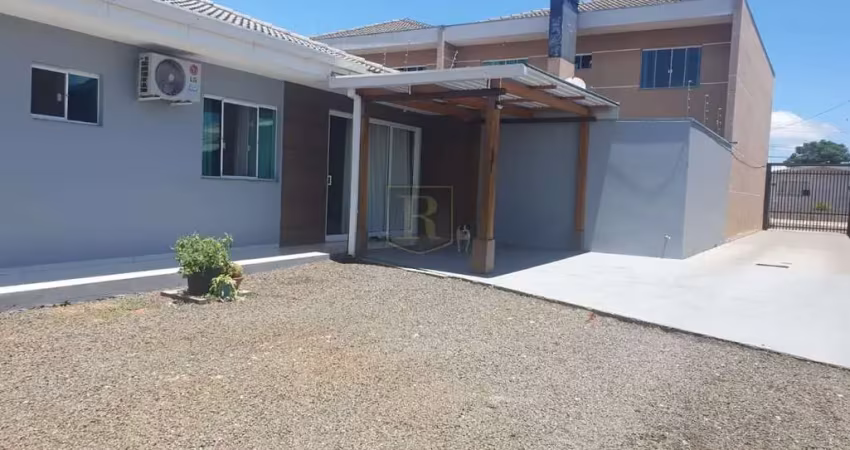 Casa para Venda em Guarapuava, Cascavel, 3 dormitórios, 1 suíte, 2 banheiros, 2 vagas