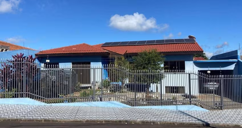Casa para Venda em Guarapuava, São Cristovão, 4 dormitórios, 1 suíte, 2 vagas